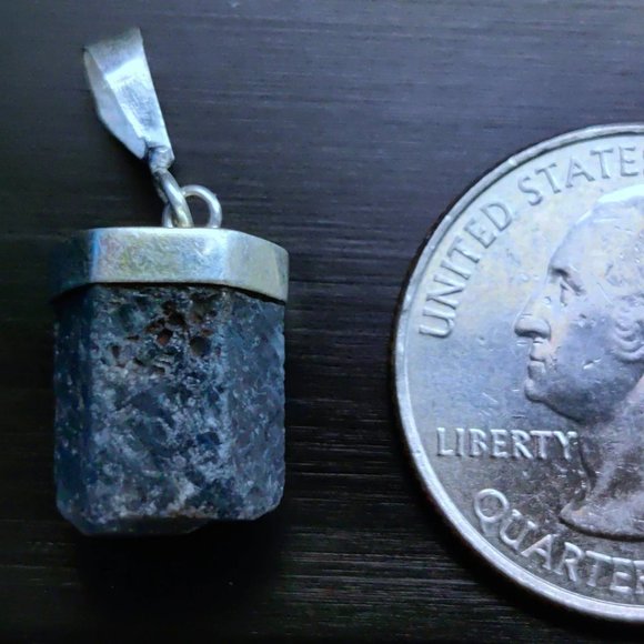 Raw Blue Sapphire silver cap small pendant necklace #035 - Picture 4 of 4